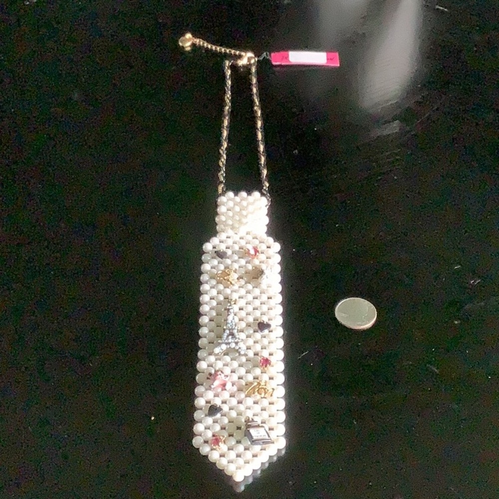 Betsey Johnson NWT Parisian themed tie choker pendant necklace - Picture 2 of 3